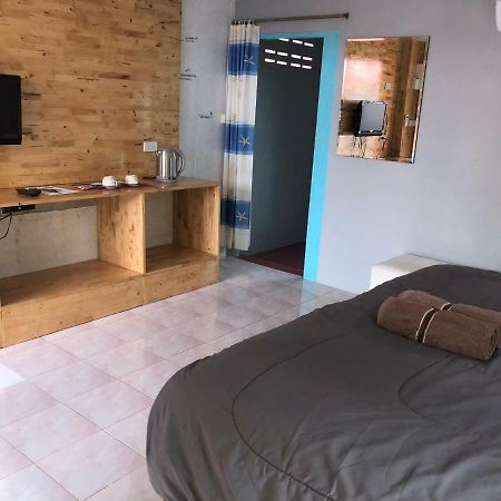 Apartamento Poopreaw Koh Larn Exterior foto