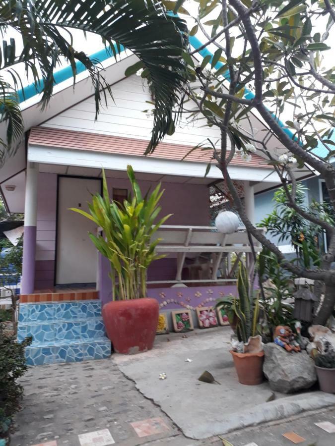 Apartamento Poopreaw Koh Larn Exterior foto