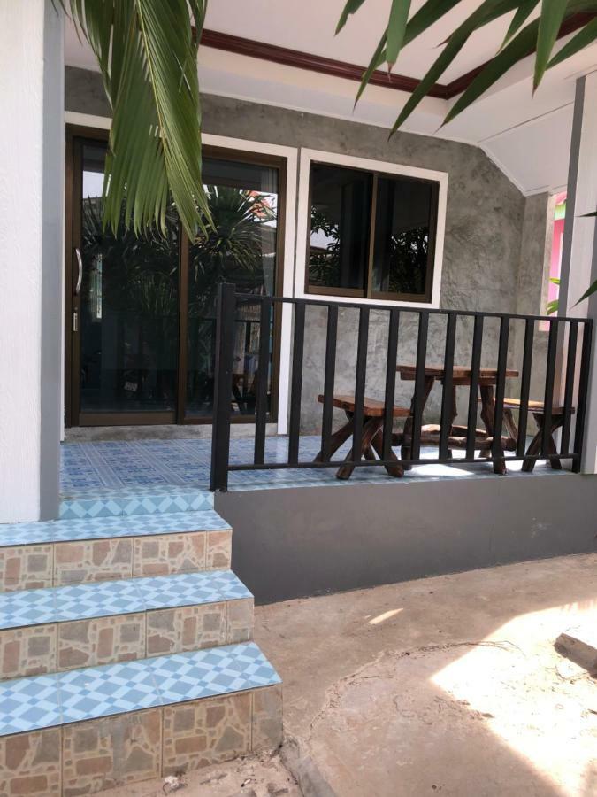 Apartamento Poopreaw Koh Larn Exterior foto