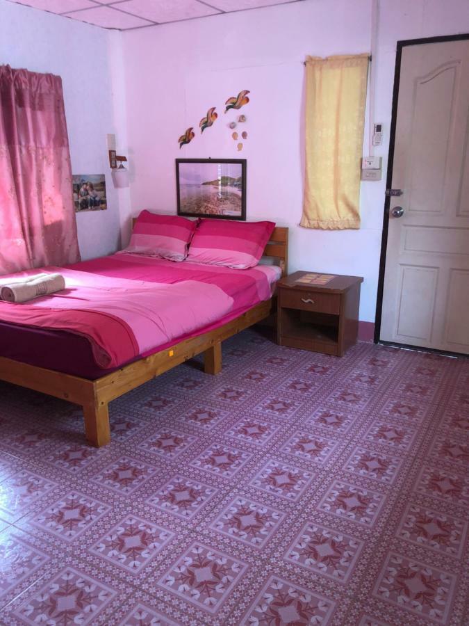 Apartamento Poopreaw Koh Larn Exterior foto